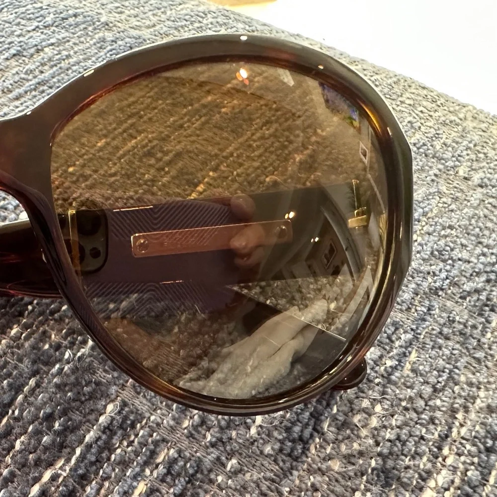 CHANEL Brown Gradient Oversized Women's Sunglasses - Picture 4 of 10